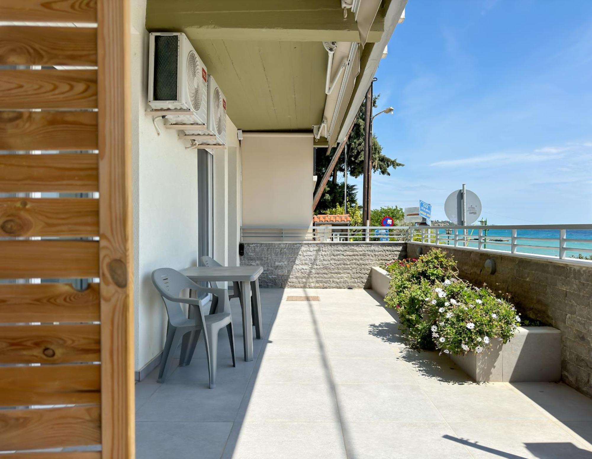 Blue Horizon 6 Apartman Nea Kallikrateia Kültér fotó