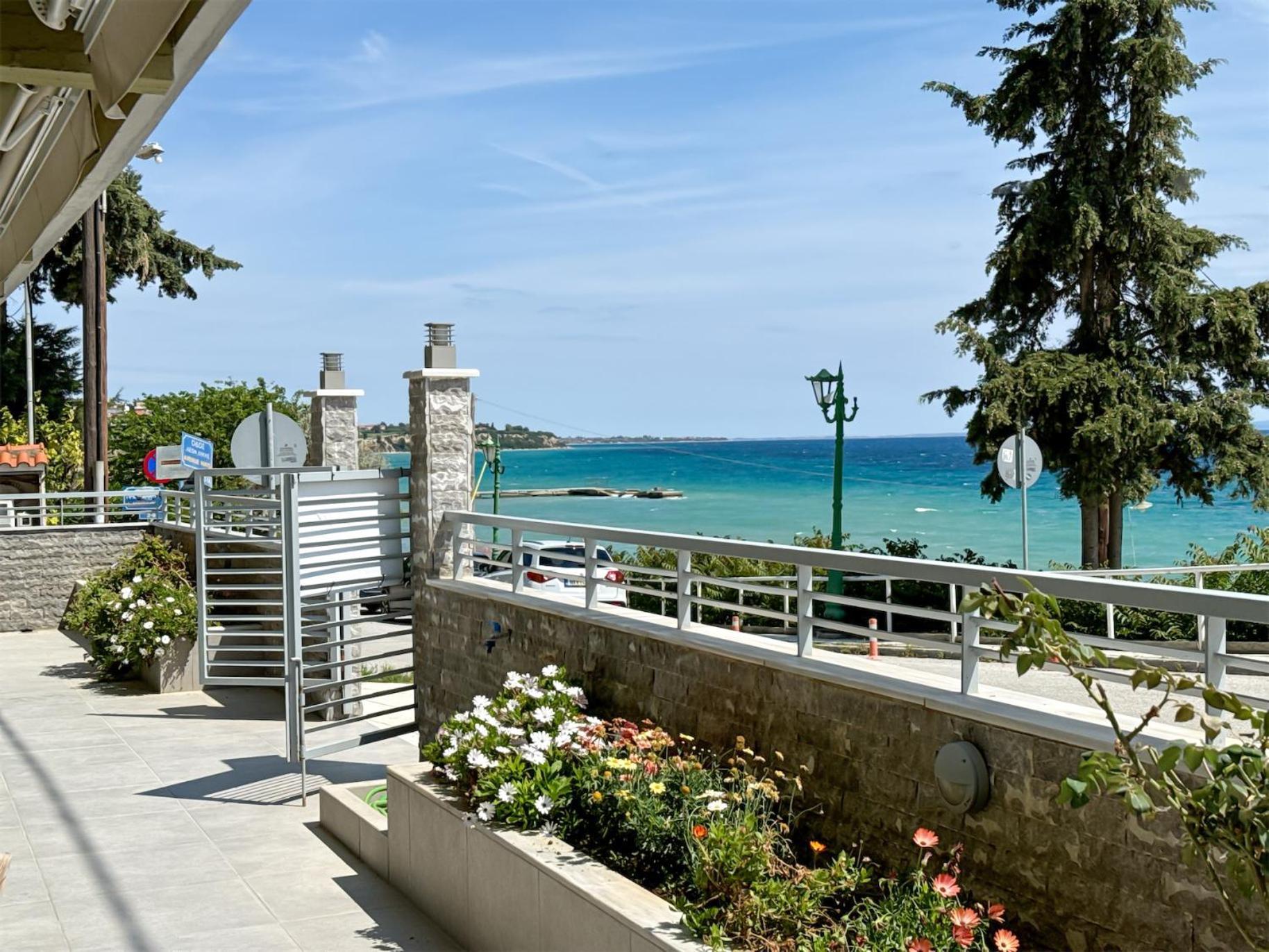 Blue Horizon 6 Apartman Nea Kallikrateia Kültér fotó