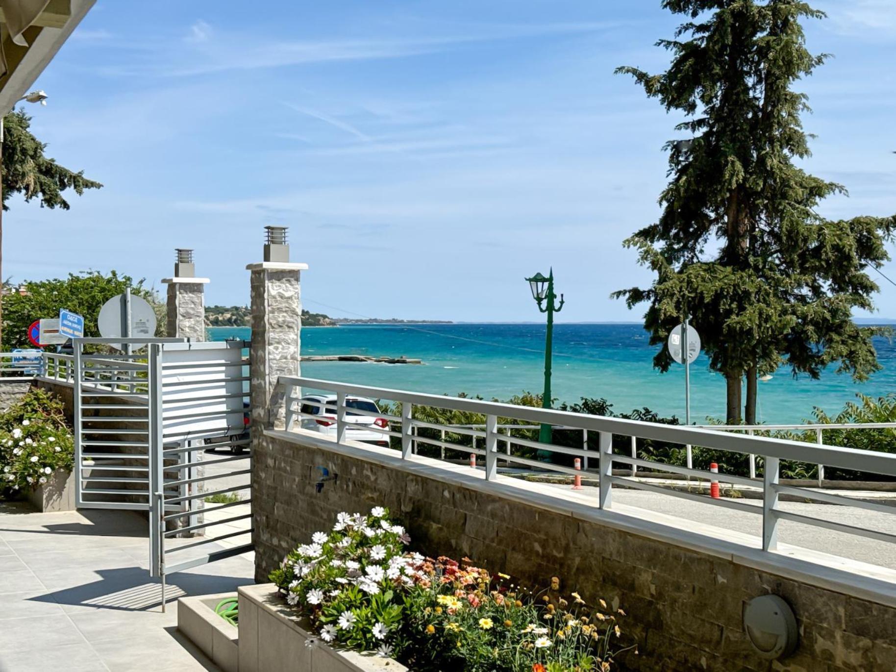 Blue Horizon 6 Apartman Nea Kallikrateia Kültér fotó